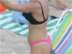 pink swimsuit fledgling bare-breasted hidden cam Beach femmes
